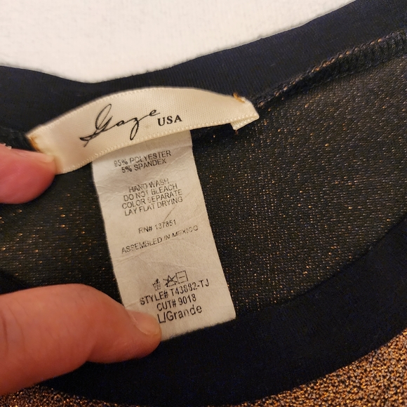 Sparkly Stretchy T-shirt - Picture 7 of 8